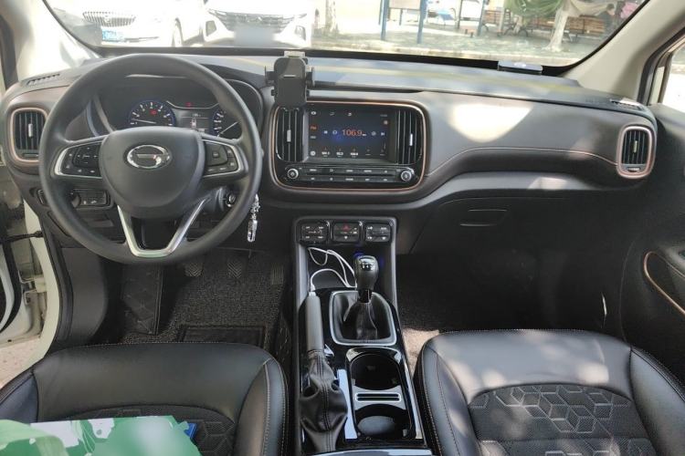 Used GAC Trumpchi GS3 2017 150N Manual Elite Edition Center Console