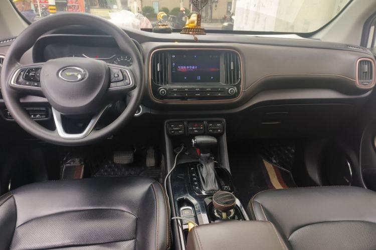 Used GAC Trumpchi GS3 2017 200T Automatic Luxury Edition Center Console