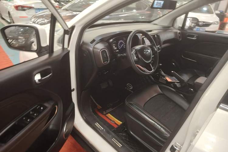 Used GAC Trumpchi GS3 2017 150N Automatic Elite Edition Driver Seat