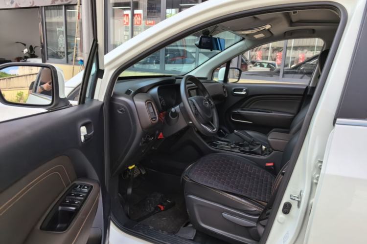 Used GAC Trumpchi GS3 2017 150N Automatic Elite Edition Driver Seat