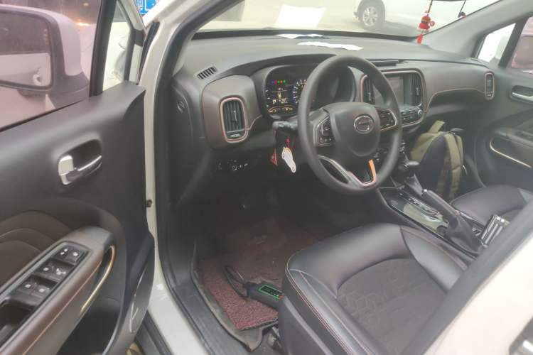 Used GAC Trumpchi GS3 2017 150N Automatic Elite Edition Driver Seat