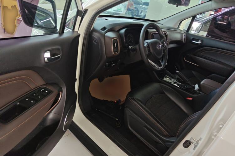 Used GAC Trumpchi GS3 2017 150N Automatic Elite Edition Driver Seat