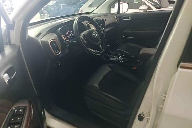 Used GAC Trumpchi GS3 2017 150N Automatic Elite Edition Driver Seat