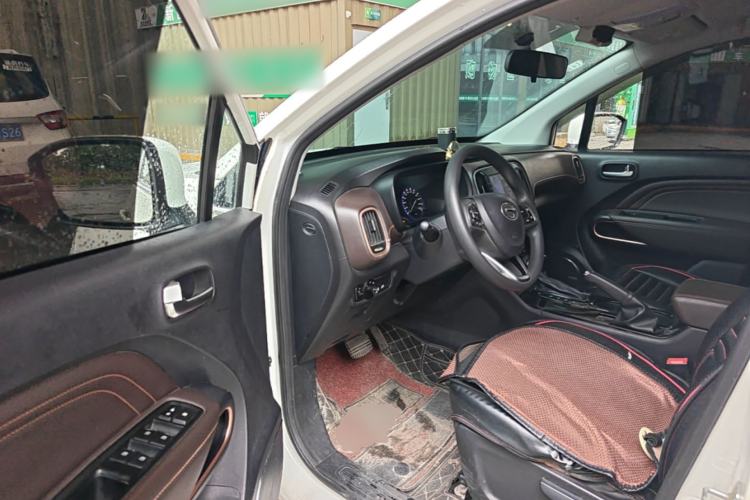 Used GAC Trumpchi GS3 2017 150N Automatic Elite Edition Driver Seat