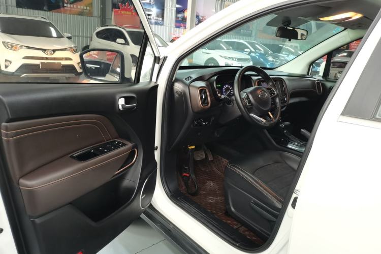 Used GAC Trumpchi GS3 2017 150N Automatic Elite Edition Driver Seat