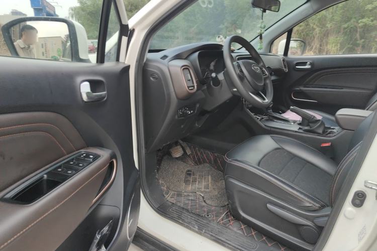 Used GAC Trumpchi GS3 2017 150N Automatic Elite Edition Driver Seat