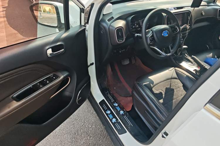 Used GAC Trumpchi GS3 2017 150N Automatic Elite Edition Driver Seat