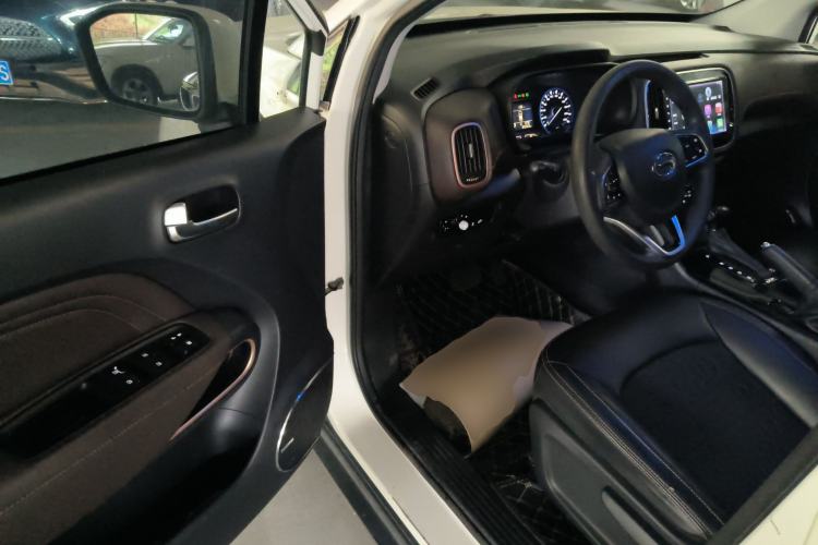 Used GAC Trumpchi GS3 2017 150N Automatic Elite Edition Driver Seat