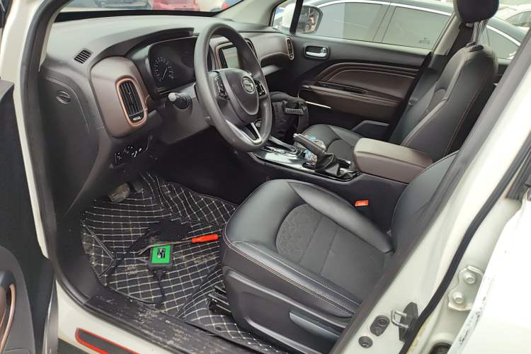 Used GAC Trumpchi GS3 2017 150N Automatic Elite Edition Driver Seat