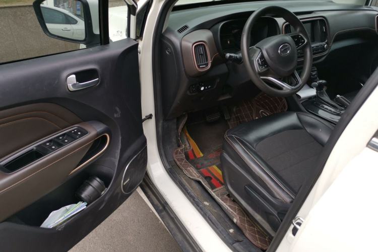 Used GAC Trumpchi GS3 2017 150N Automatic Elite Edition Driver Seat