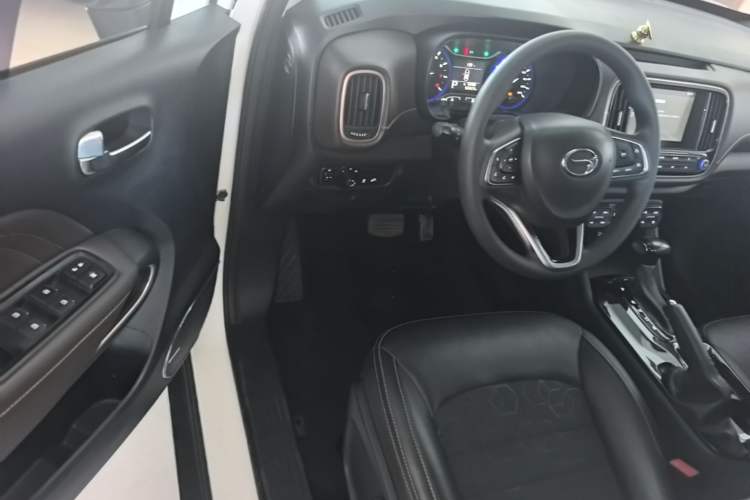 Used GAC Trumpchi GS3 2017 150N Automatic Elite Edition Driver Seat