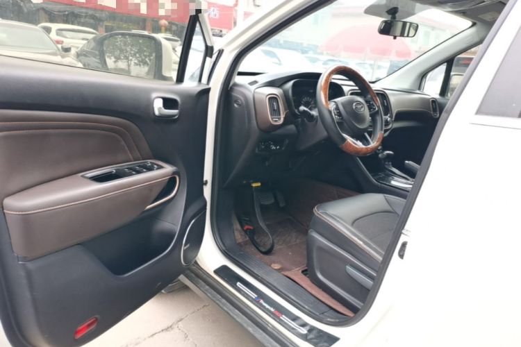 Used GAC Trumpchi GS3 2017 150N Automatic Elite Edition Driver Seat