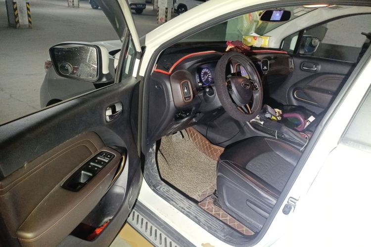 Used GAC Trumpchi GS3 2017 150N Automatic Elite Edition Driver Seat