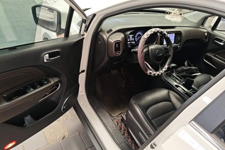 Used GAC Trumpchi GS3 2017 200T Automatic Luxury Edition Driver Seat