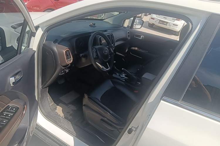 Used GAC Trumpchi GS3 2017 200T Automatic Elite Edition Driver Seat