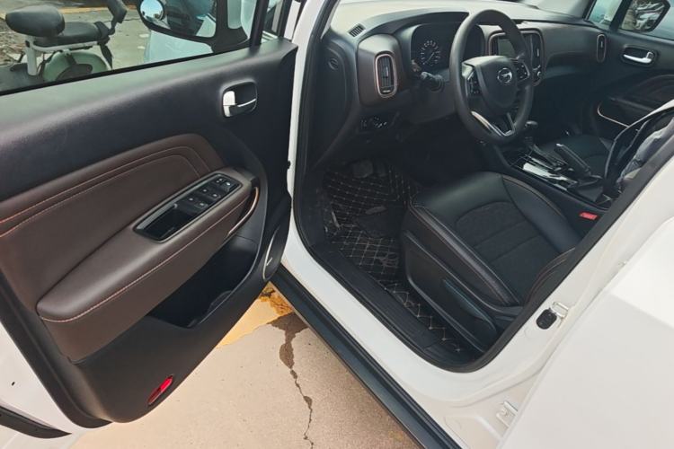 Used GAC Trumpchi GS3 2017 150N Automatic Elite Edition Driver Seat