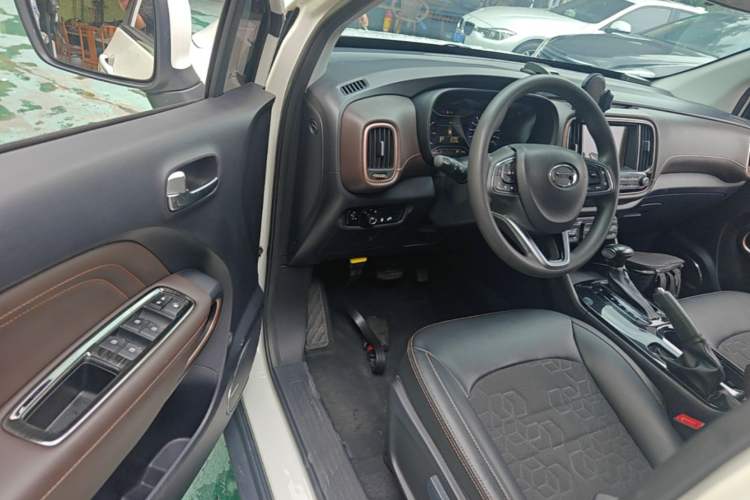 Used GAC Trumpchi GS3 2017 150N Automatic Elite Edition Driver Seat