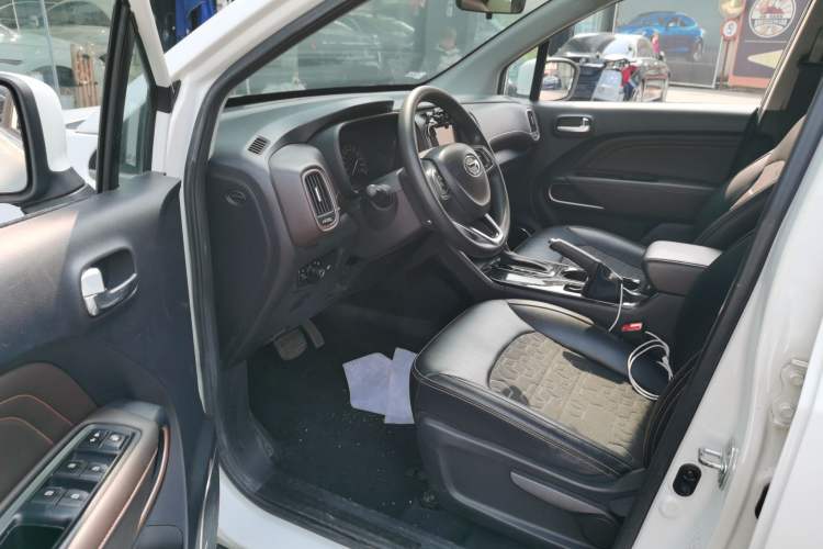 Used GAC Trumpchi GS3 2017 150N Automatic Elite Edition Driver Seat