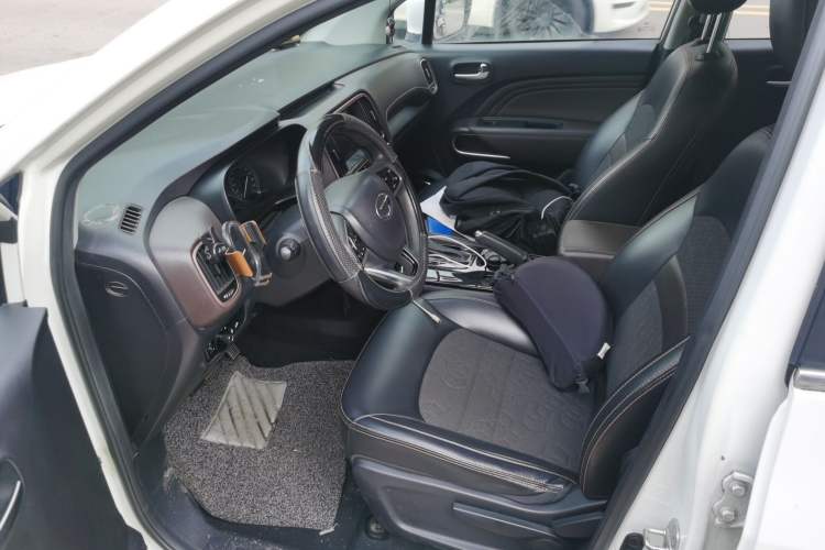 Used GAC Trumpchi GS3 2017 200T Automatic Elite Edition Driver Seat