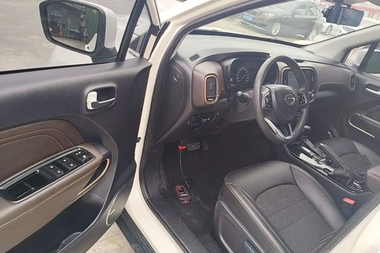 Used GAC Trumpchi GS3 2017 200T Automatic Elite Edition Driver Seat