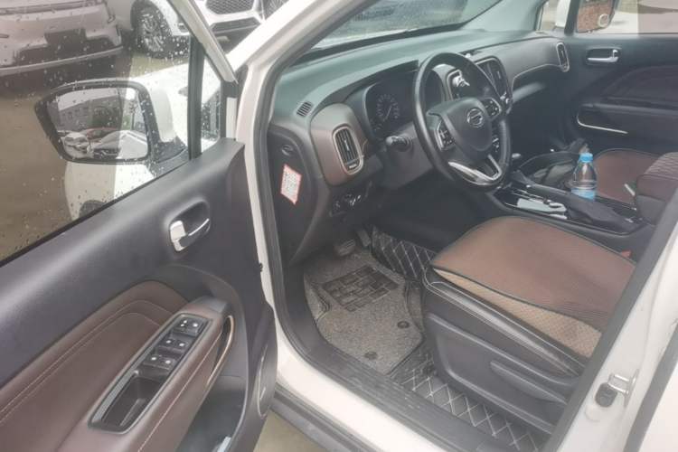 Used GAC Trumpchi GS3 2017 150N Automatic Elite Edition Driver Seat