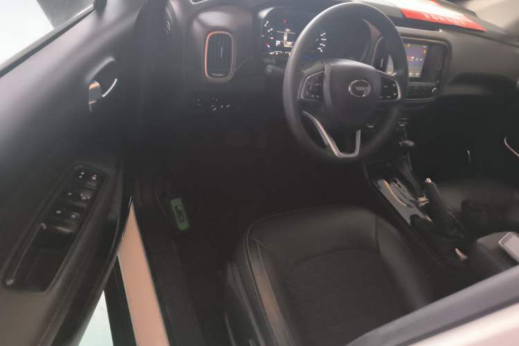 Used GAC Trumpchi GS3 2017 150N Automatic Elite Edition Driver Seat