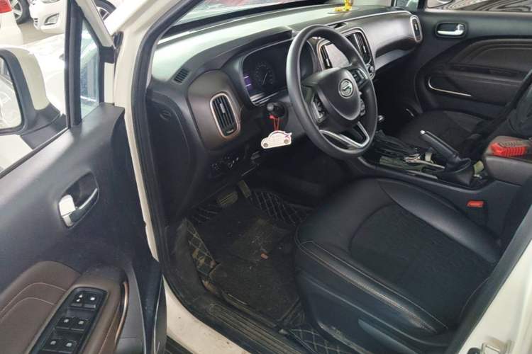 Used GAC Trumpchi GS3 2017 150N Automatic Elite Edition Driver Seat