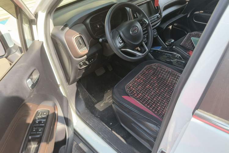 Used GAC Trumpchi GS3 2017 150N Automatic Elite Edition Driver Seat