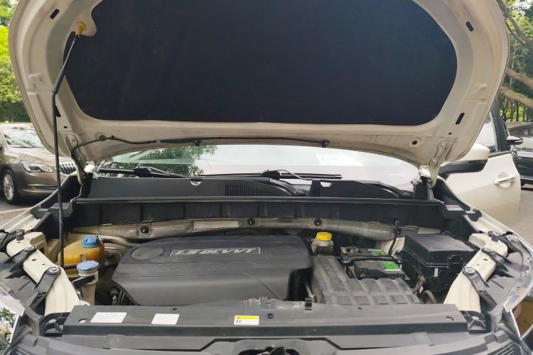 Used GAC Trumpchi GS3 2017 150N Automatic Elite Edition Engine Bay