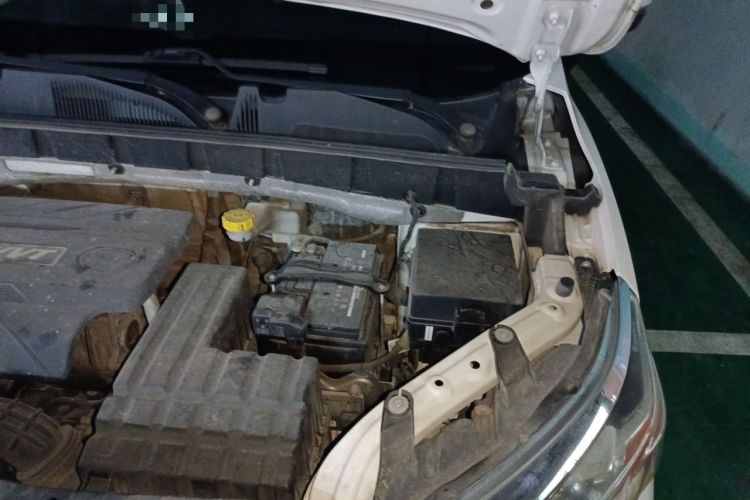 Used GAC Trumpchi GS3 2017 150N Manual Elite Edition Engine Bay Left