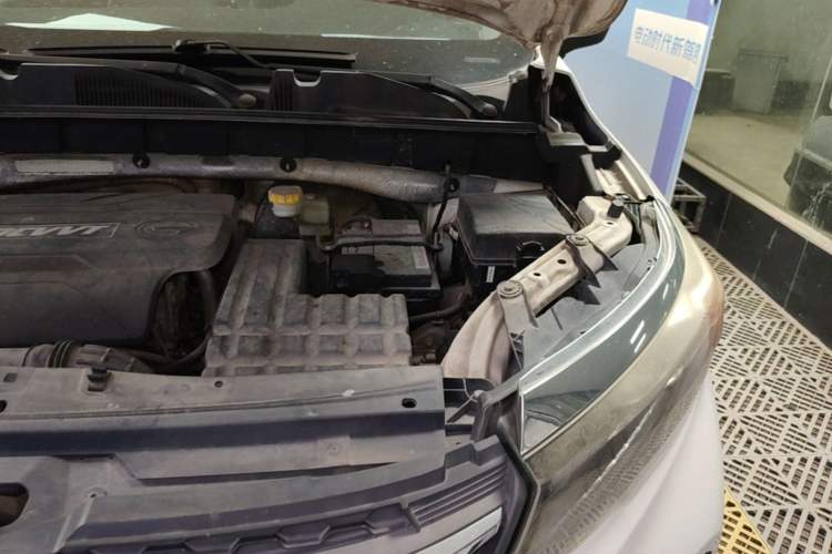 Used GAC Trumpchi GS3 2017 150N Manual Elite Edition Engine Bay Left
