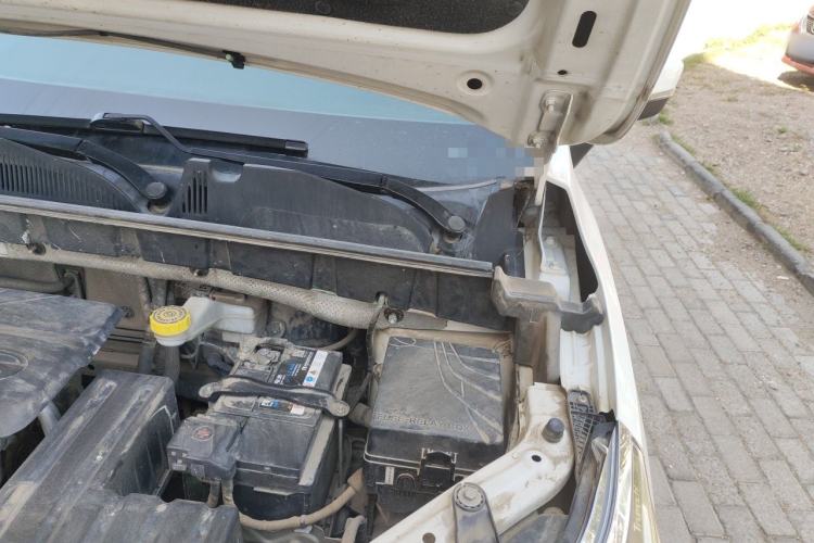 Used GAC Trumpchi GS3 2017 150N Manual Elite Edition Engine Bay Left