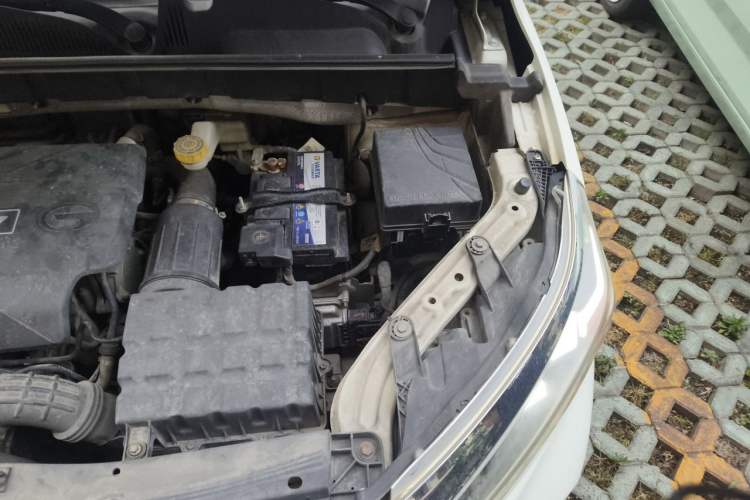 Used GAC Trumpchi GS3 2017 200T Automatic Elite Edition Engine Bay Left