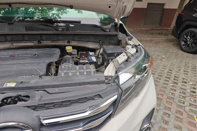 Used GAC Trumpchi GS3 2017 200T Automatic Elite Edition Engine Bay Left