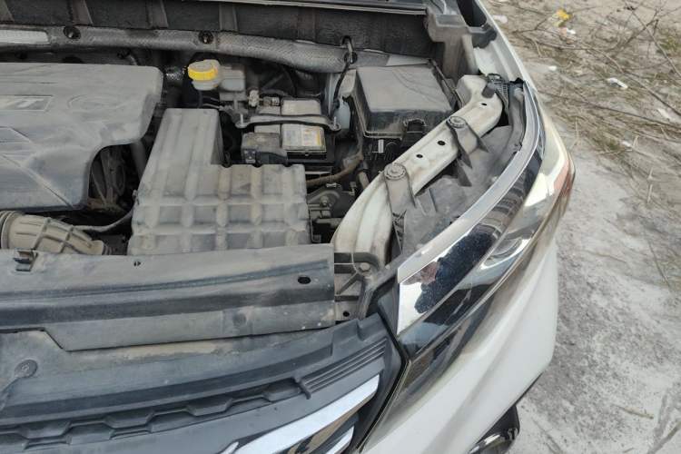Used GAC Trumpchi GS3 2017 150N Automatic Elite Edition Engine Bay Left