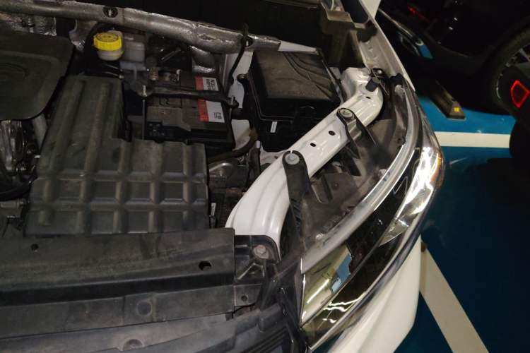 Used GAC Trumpchi GS3 2017 150N Automatic Elite Edition Engine Bay Left