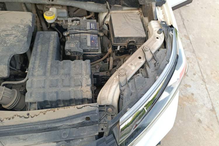 Used GAC Trumpchi GS3 2017 150N Manual Elite Edition Engine Bay Left