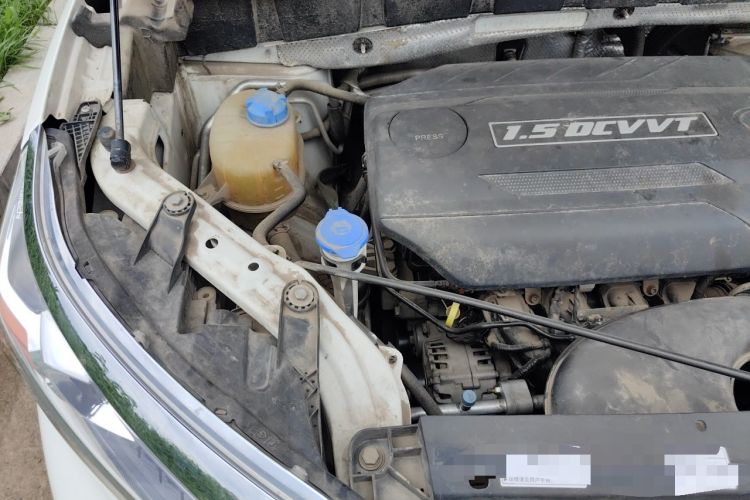 Used GAC Trumpchi GS3 2017 150N Automatic Elite Edition Engine Bay Right