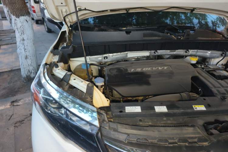 Used GAC Trumpchi GS3 2017 150N Manual Elite Edition Engine Bay Right