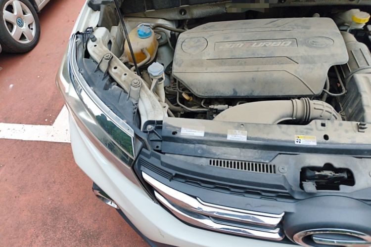 Used GAC Trumpchi GS3 2017 200T Automatic Elite Edition Engine Bay Right