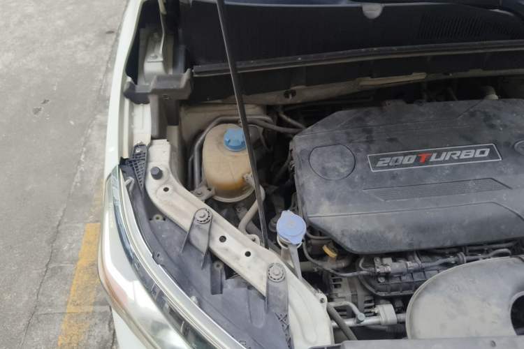 Used GAC Trumpchi GS3 2017 200T Automatic Elite Edition Engine Bay Right