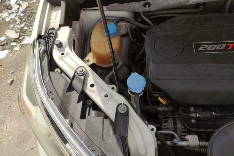 Used GAC Trumpchi GS3 2017 200T Automatic Luxury Edition Engine Bay Right