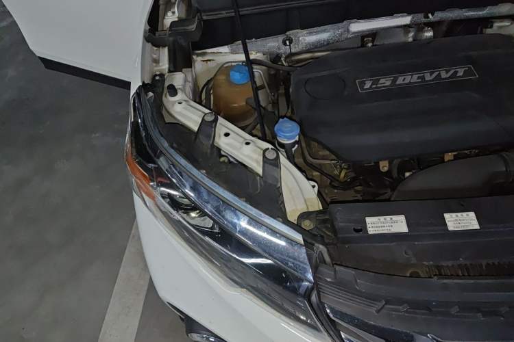 Used GAC Trumpchi GS3 2017 150N Automatic Elite Edition Engine Bay Right