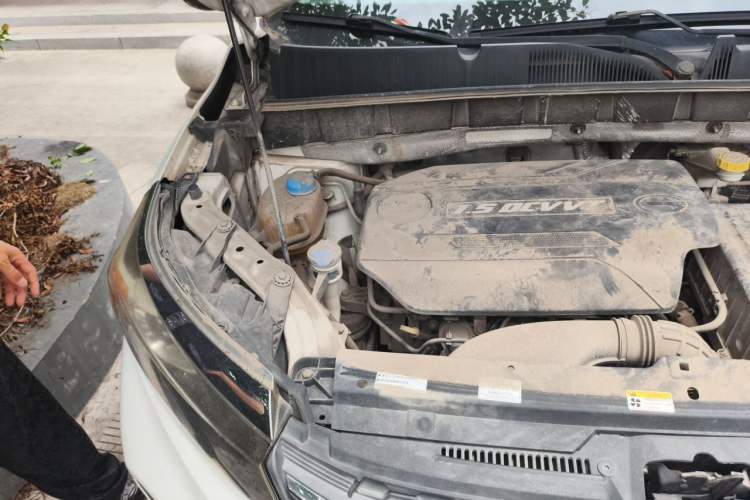 Used GAC Trumpchi GS3 2017 150N Manual Elite Edition Engine Bay Right
