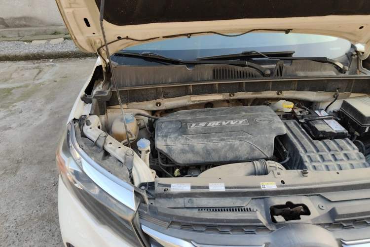 Used GAC Trumpchi GS3 2017 150N Automatic Elite Edition Engine Bay Right