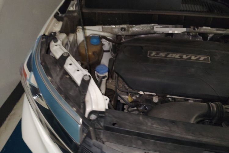Used GAC Trumpchi GS3 2017 150N Automatic Elite Edition Engine Bay Right