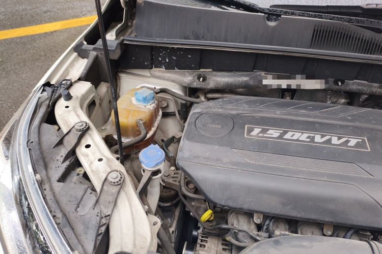 Used GAC Trumpchi GS3 2017 150N Automatic Elite Edition Engine Bay Right