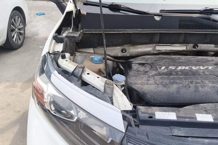 Used GAC Trumpchi GS3 2017 150N Manual Elite Edition Engine Bay Right