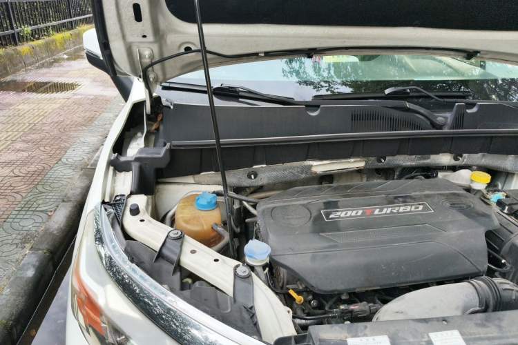 Used GAC Trumpchi GS3 2017 200T Automatic Elite Edition Engine Bay Right