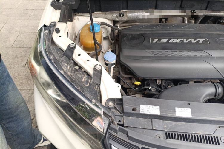 Used GAC Trumpchi GS3 2017 150N Manual Elite Edition Engine Bay Right
